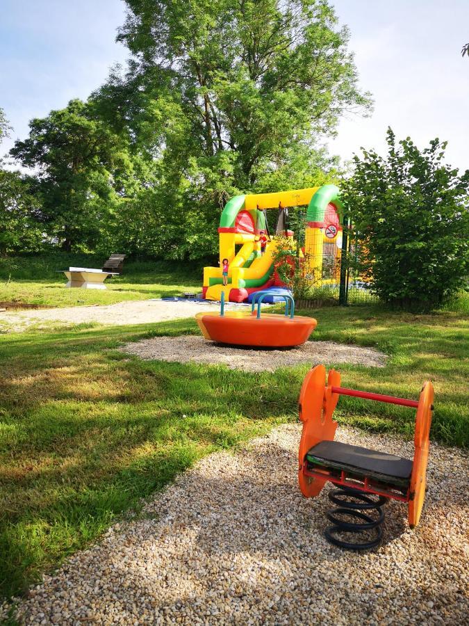 Camping Domaine De Mepillat Saint-Nizier-le-Bouchoux Exterior photo